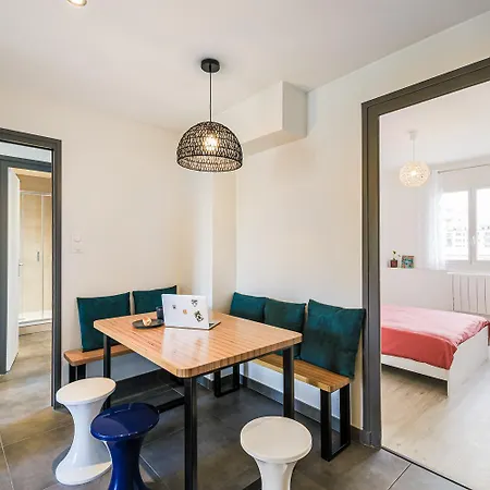 Le Smart & Cosy - Location Entier - 4 - Parking Gratuit Autour De La Copropriete- Wifi Fibre -gare A 20 Min