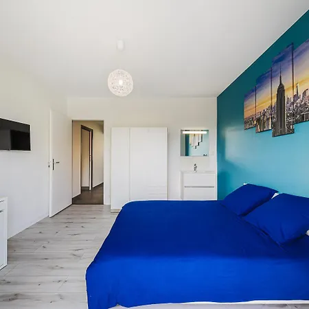 Appartement Le Smart & Cosy - Location Entier - 4 - Parking Gratuit Autour De La Copropriete- Wifi Fibre -gare A 20 Min Grenoble