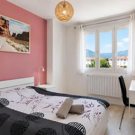 Appartement Le Smart & Cosy - Location Entier - 4 - Parking Gratuit Autour De La Copropriete- Wifi Fibre -gare A 20 Min Grenoble