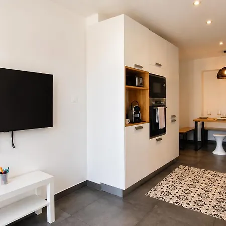 Le Smart & Cosy - Location Entier - 4 - Parking Gratuit Autour De La Copropriete- Wifi Fibre -gare A 20 Min *