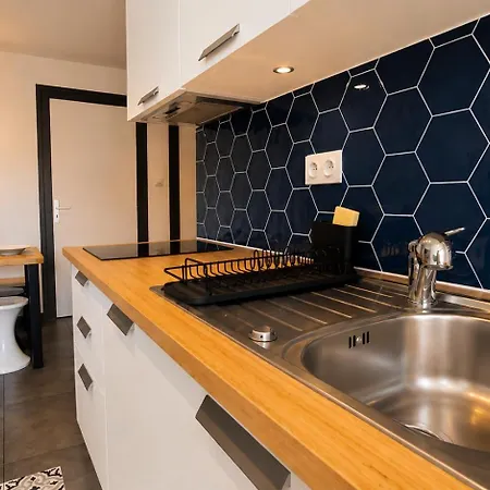 Appartement Le Smart & Cosy - Location Entier - 4 - Parking Gratuit Autour De La Copropriete- Wifi Fibre -gare A 20 Min