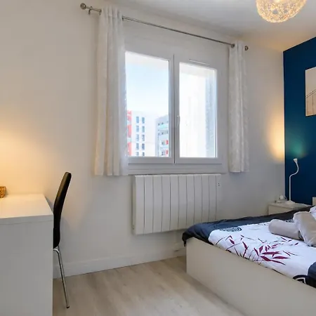 Appartement Le Smart & Cosy - Location Entier - 4 - Parking Gratuit Autour De La Copropriete- Wifi Fibre -gare A 20 Min *