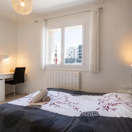 Le Smart & Cosy - Location Entier - 4 - Parking Gratuit Autour De La Copropriete- Wifi Fibre -gare A 20 Min *